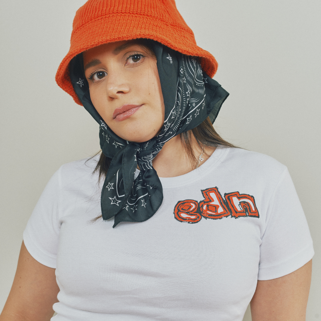 Escuela De Nada - Tres Letras White Baby Tee