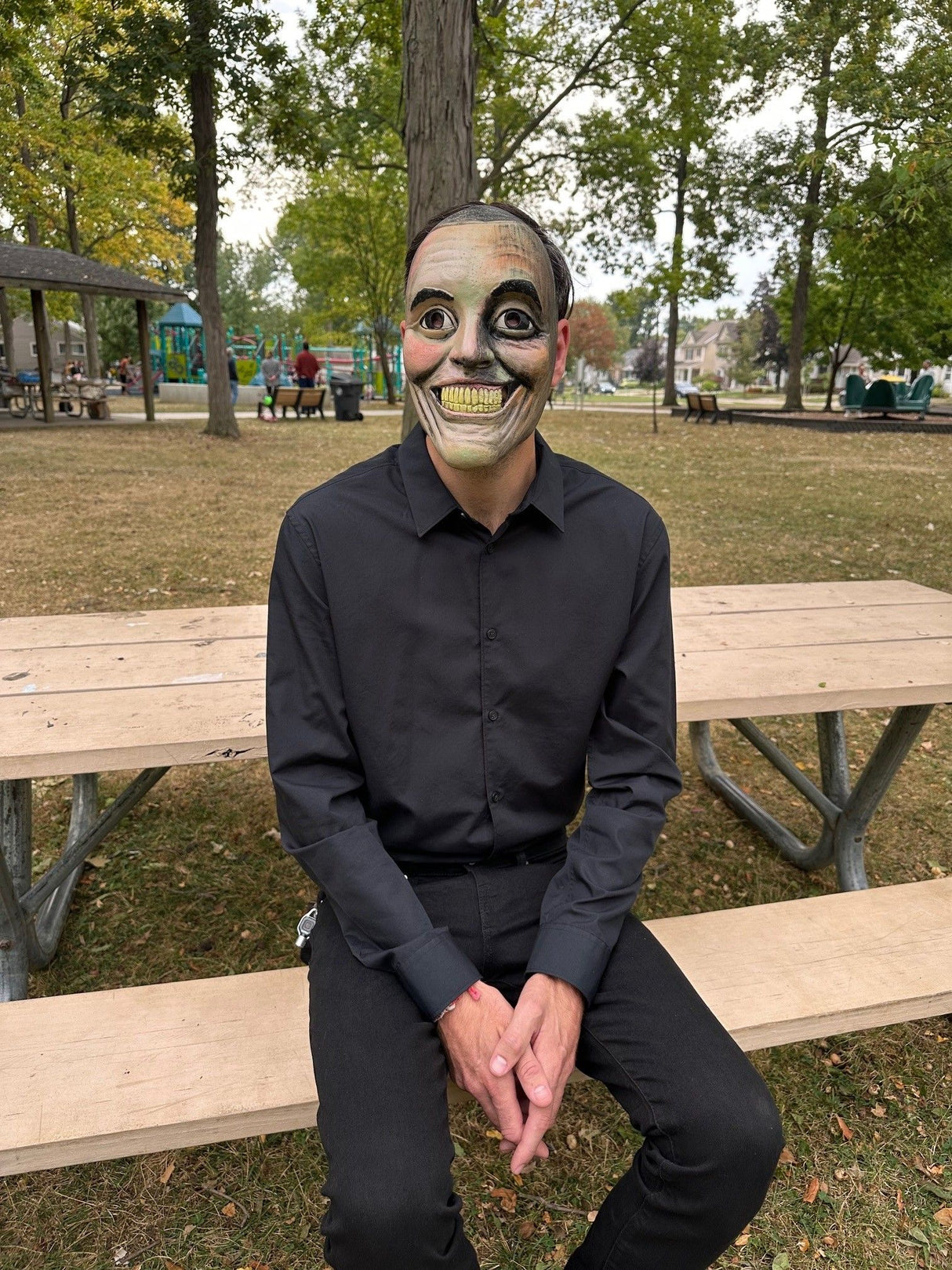 156/Silence - People Watching Collectors Mask